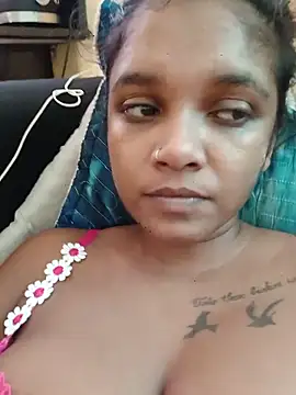 Snapshot of Indianqueen03 chatting on June 10, 12:26 pm Indianqueen03 online show from June 10, 12:26 pm