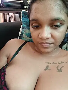 Snapshot of Indianqueen03 chatting on June 28, 11:27 am Indianqueen03 online show from June 28, 11:27 am