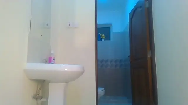 Snapshot of Fine_assie chatting on February 11, 3:08 am Fine assie online show from February 11, 3:08 am