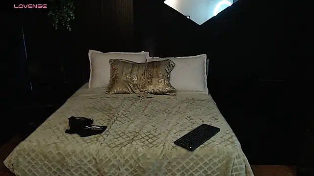 pretty cristal69 online show from February 24, 11:47 pm