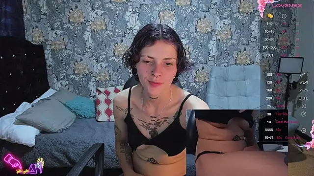 Snapshot of pretty_cristal69 chatting on July 1, 10:53 pm pretty cristal69 online show from July 1, 10:53 pm