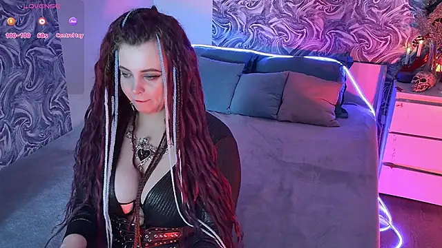 Snapshot of Miss_Maya_Mils chatting on June 6, 1:11 am Miss Maya Mils online show from June 6, 1:11 am