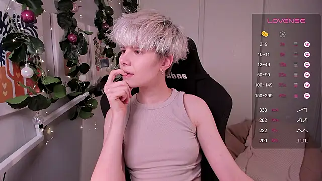 enigma mia online show from December 5, 9:06 pm