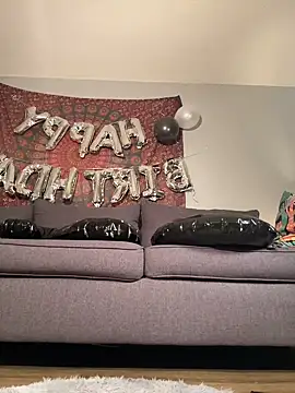 Your Paris online show from February 3, 2:47 am