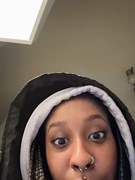 Your Paris online show from February 4, 7:22 pm