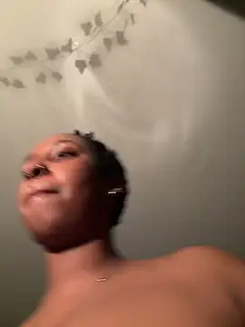 Your Paris online show from March 7, 2:25 am