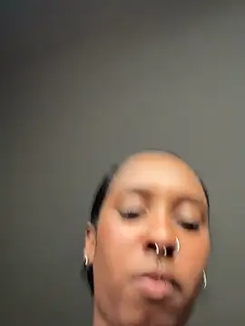 Your Paris online show from March 9, 12:10 am