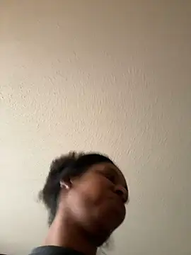 Your Paris online show from March 13, 12:05 am