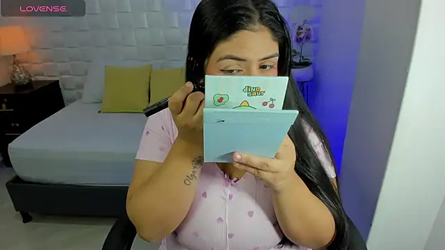 Snapshot of iris_torrez_ chatting on June 24, 12:26 pm iris torrez online show from June 24, 12:26 pm