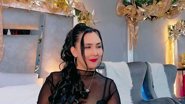 Snapshot of Evangeline_Taylorr chatting on December 17, 10:54 am Evangeline Taylorr online show from December 17, 10:54 am