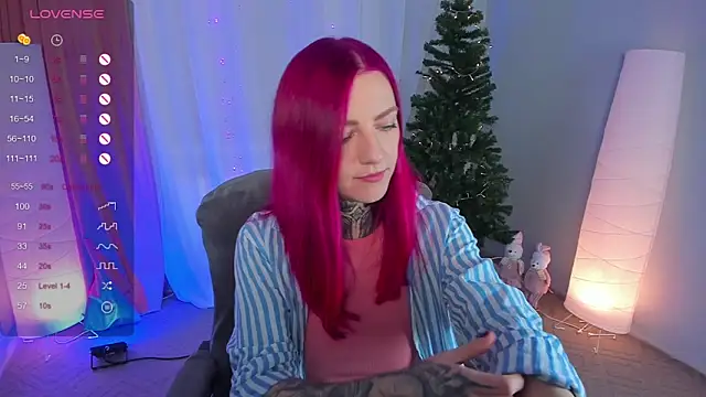 Snapshot of Roxy_____ chatting on January 2, 8:35 pm Roxy online show from January 2, 8:35 pm