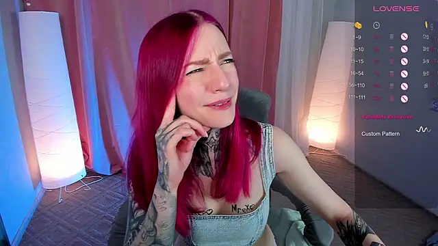 Snapshot of Roxy_____ chatting on January 23, 11:47 pm Roxy online show from January 23, 11:47 pm