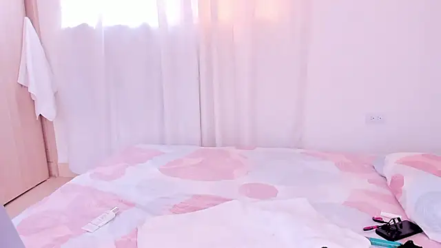 Snapshot of california_0 chatting on February 7, 8:10 pm california 0 online show from February 7, 8:10 pm