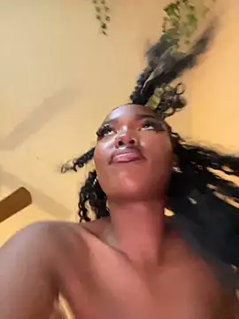 Snapshot of magicalc00ch chatting on February 9, 10:00 pm magicalc00ch online show from February 9, 10:00 pm