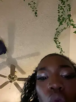 Snapshot of magicalc00ch chatting on February 12, 6:08 am magicalc00ch online show from February 12, 6:08 am