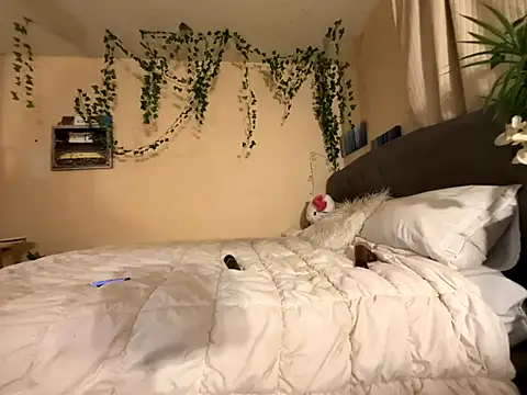 Snapshot of magicalc00ch chatting on September 23, 2:36 am magicalc00ch online show from September 23, 2:36 am