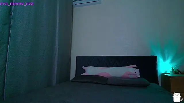 Meow Eva Meow online show from April 30, 9:08 pm