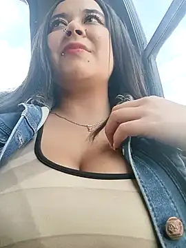 Snapshot of Cristal__04 chatting on December 10, 7:54 pm Cristal 04 online show from December 10, 7:54 pm