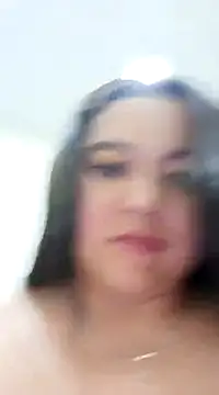 Snapshot of Cristal__04 chatting on December 17, 1:29 am Cristal 04 online show from December 17, 1:29 am