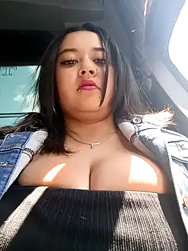 Snapshot of Cristal__04 chatting on January 21, 6:23 pm Cristal 04 online show from January 21, 6:23 pm