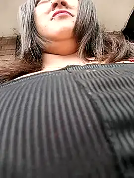 Snapshot of Cristal__04 chatting on March 20, 4:53 pm Cristal 04 online show from March 20, 4:53 pm