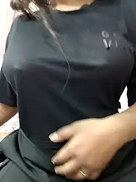 Snapshot of MohiniHott chatting on November 22, 6:34 am MohiniHott online show from November 22, 6:34 am