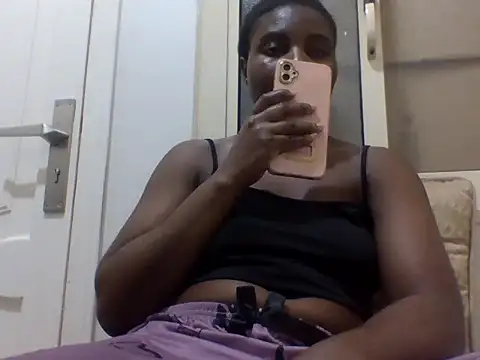 Snapshot of queenzuena chatting on May 28, 9:01 pm queenzuena online show from May 28, 9:01 pm