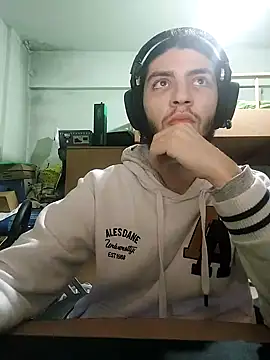 Snapshot of kleineid77 chatting on December 22, 4:48 pm kleineid77 online show from December 22, 4:48 pm