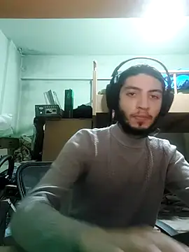 Snapshot of kleineid77 chatting on January 14, 3:57 pm kleineid77 online show from January 14, 3:57 pm