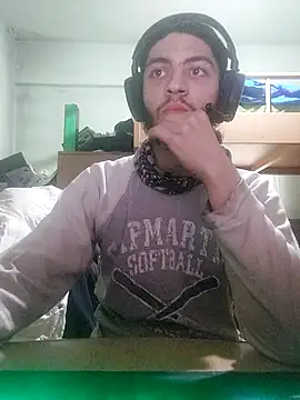 Snapshot of kleineid77 chatting on February 22, 2:08 pm kleineid77 online show from February 22, 2:08 pm