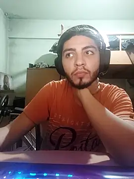 Snapshot of kleineid77 chatting on October 24, 4:58 pm kleineid77 online show from October 24, 4:58 pm