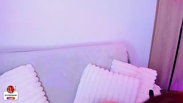 Snapshot of meow_moon_ chatting on March 17, 8:28 am meow moon online show from March 17, 8:28 am