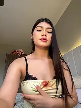 EmmaMartiinez online show from April 30, 8:37 pm