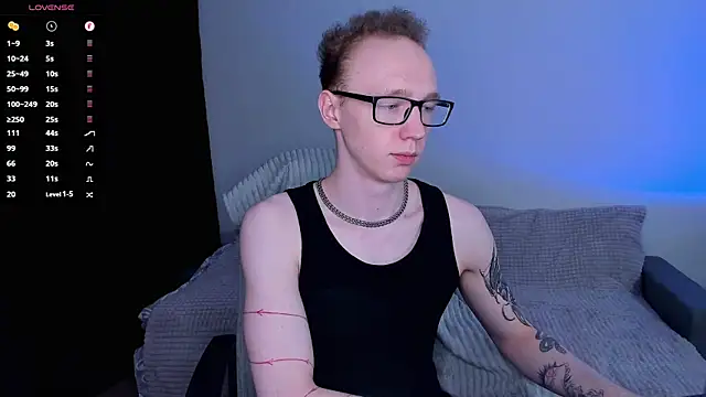 Snapshot of Alex_silents chatting on May 31, 6:09 pm Alex silents online show from May 31, 6:09 pm