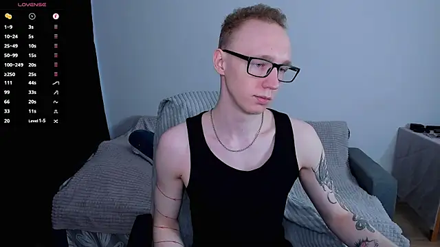 Snapshot of Alex_silents chatting on June 10, 3:33 pm Alex silents online show from June 10, 3:33 pm