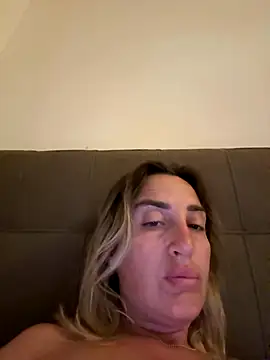 casalinga88 online show from October 24, 5:37 am