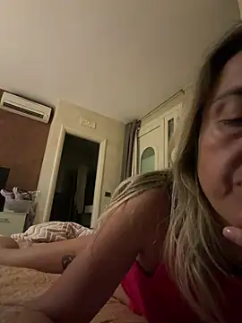 casalinga88 online show from August 3, 2:43 am
