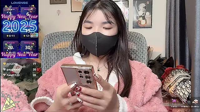Snapshot of Berrysweet_68 chatting on February 7, 4:35 pm Berrysweet 68 online show from February 7, 4:35 pm