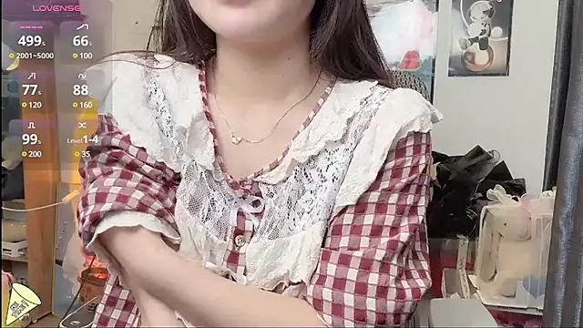 Snapshot of Berrysweet_68 chatting on February 25, 2:03 am Berrysweet 68 online show from February 25, 2:03 am