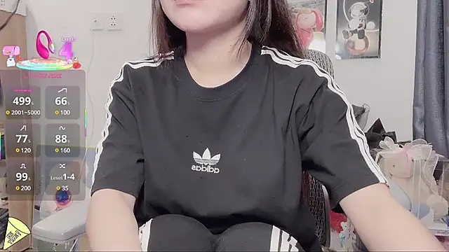 Snapshot of Berrysweet_68 chatting on March 20, 9:35 pm Berrysweet 68 online show from March 20, 9:35 pm