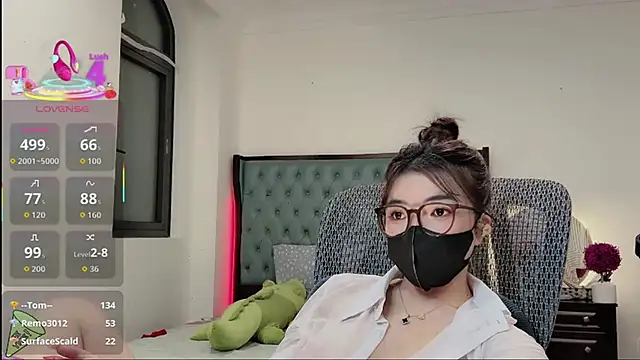 Snapshot of Berrysweet_68 chatting on November 13, 3:33 pm Berrysweet 68 online show from November 13, 3:33 pm