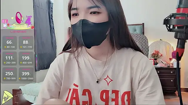 Snapshot of Berrysweet_68 chatting on November 15, 5:49 am Berrysweet 68 online show from November 15, 5:49 am