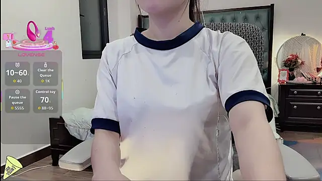 Snapshot of Berrysweet_68 chatting on November 15, 9:43 pm Berrysweet 68 online show from November 15, 9:43 pm