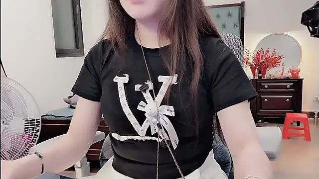 Berrysweet 68 online show from February 8, 3:15 pm