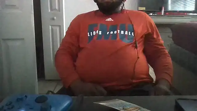 tankedqual4046 online show from November 7, 7:58 pm