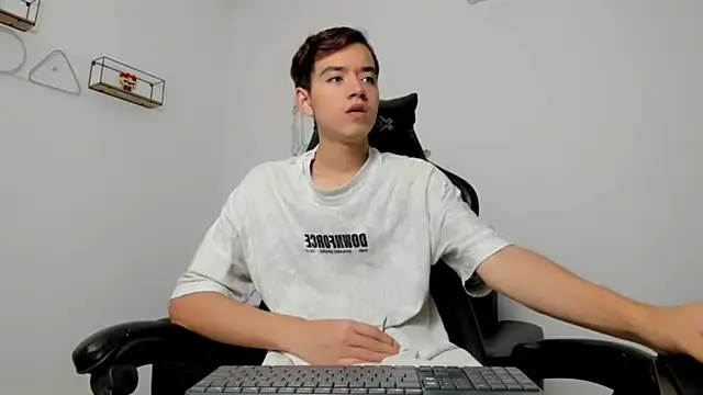 bunny maxi online show from December 3, 12:25 pm