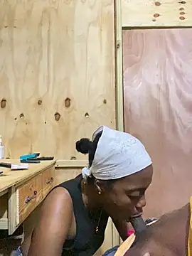 Snapshot of NillaMontana chatting on January 13, 2:32 pm NillaMontana online show from January 13, 2:32 pm