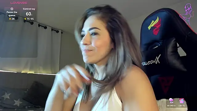 Snapshot of karimhunt chatting on November 14, 4:11 am karimhunt online show from November 14, 4:11 am