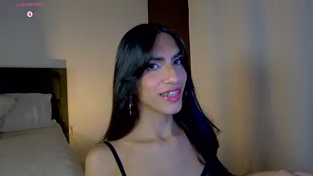 AlanaSofiia online show from April 29, 4:00 pm