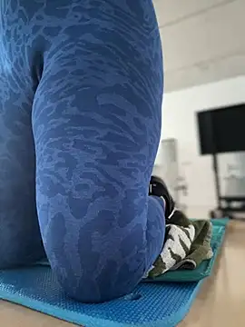 Snapshot of melanny10 chatting on January 11, 12:29 pm melanny10 online show from January 11, 12:29 pm